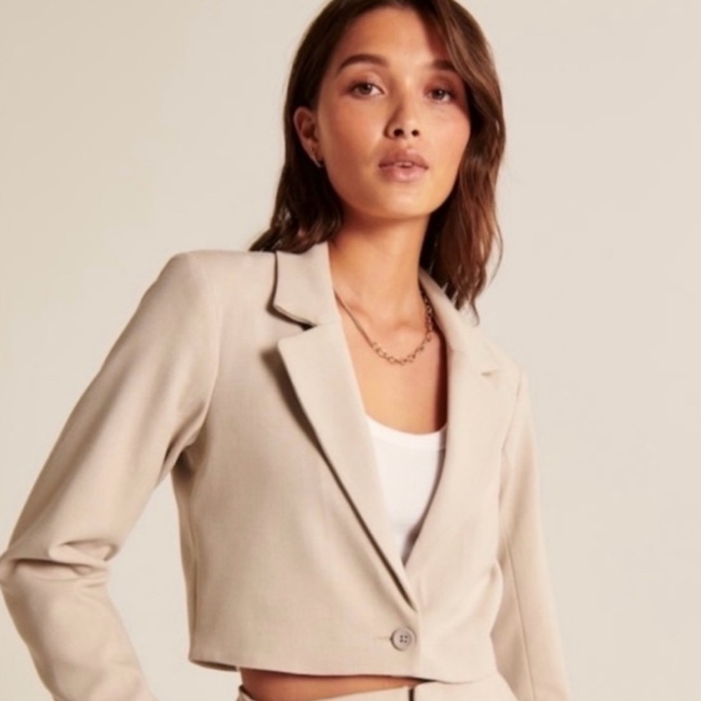 Cropped Blazer